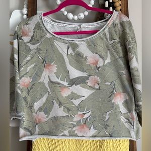 Live Well Lounge. Floral & leaf print comfy cropped sweatshirt. Size Medium.